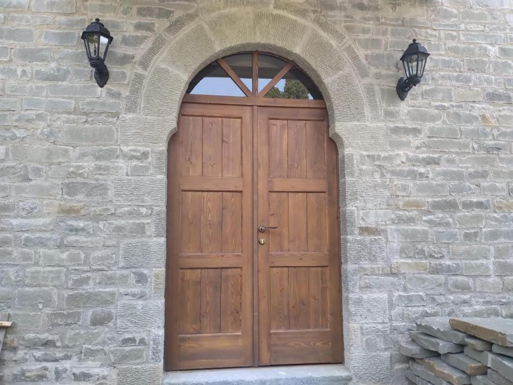 House Of Roses Permet Exterior photo